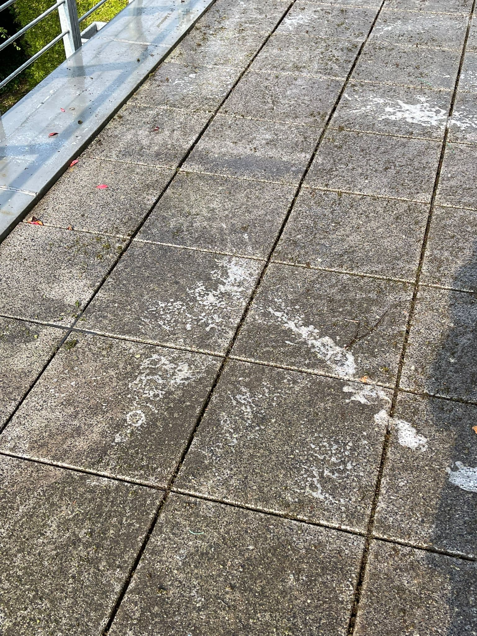 Gehweg und Terrassen Reinigung